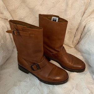 Veronica Short Frye Boots - Cognac